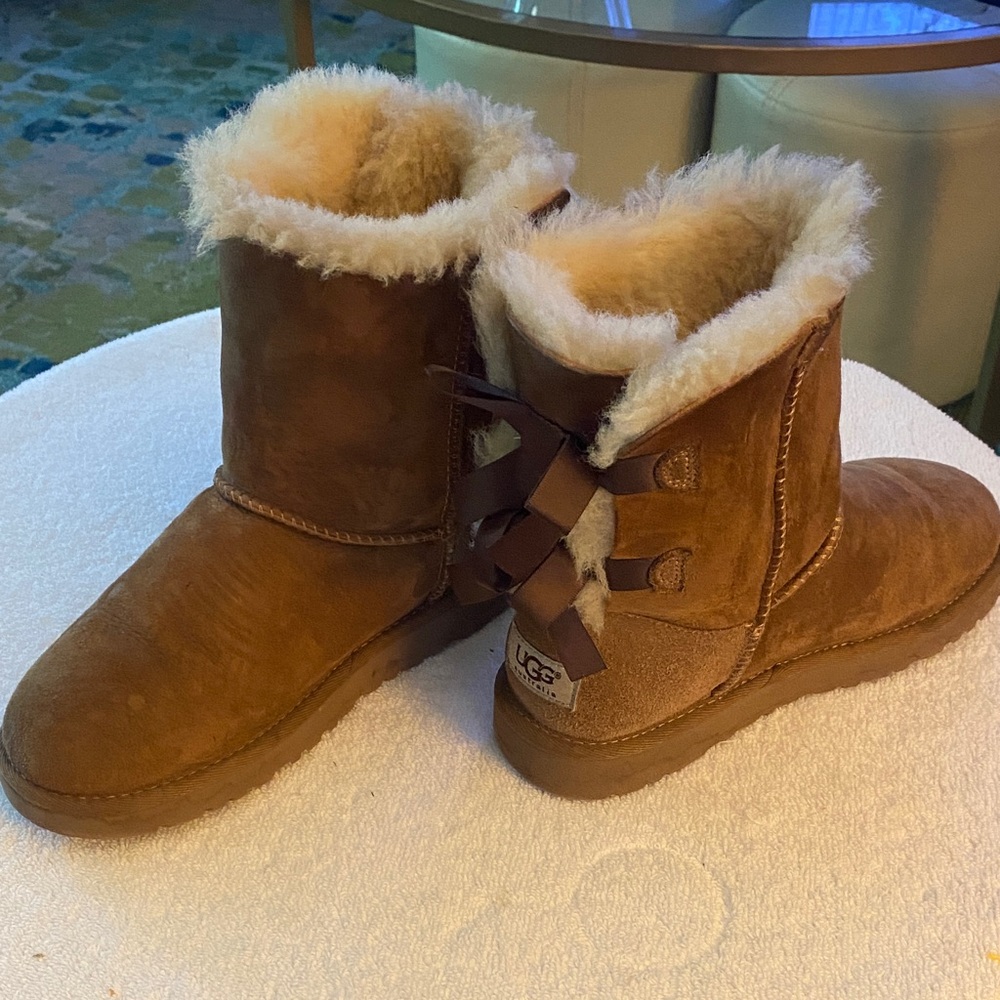 UGG Tan Shearling Boots with Ribbon Accents size4